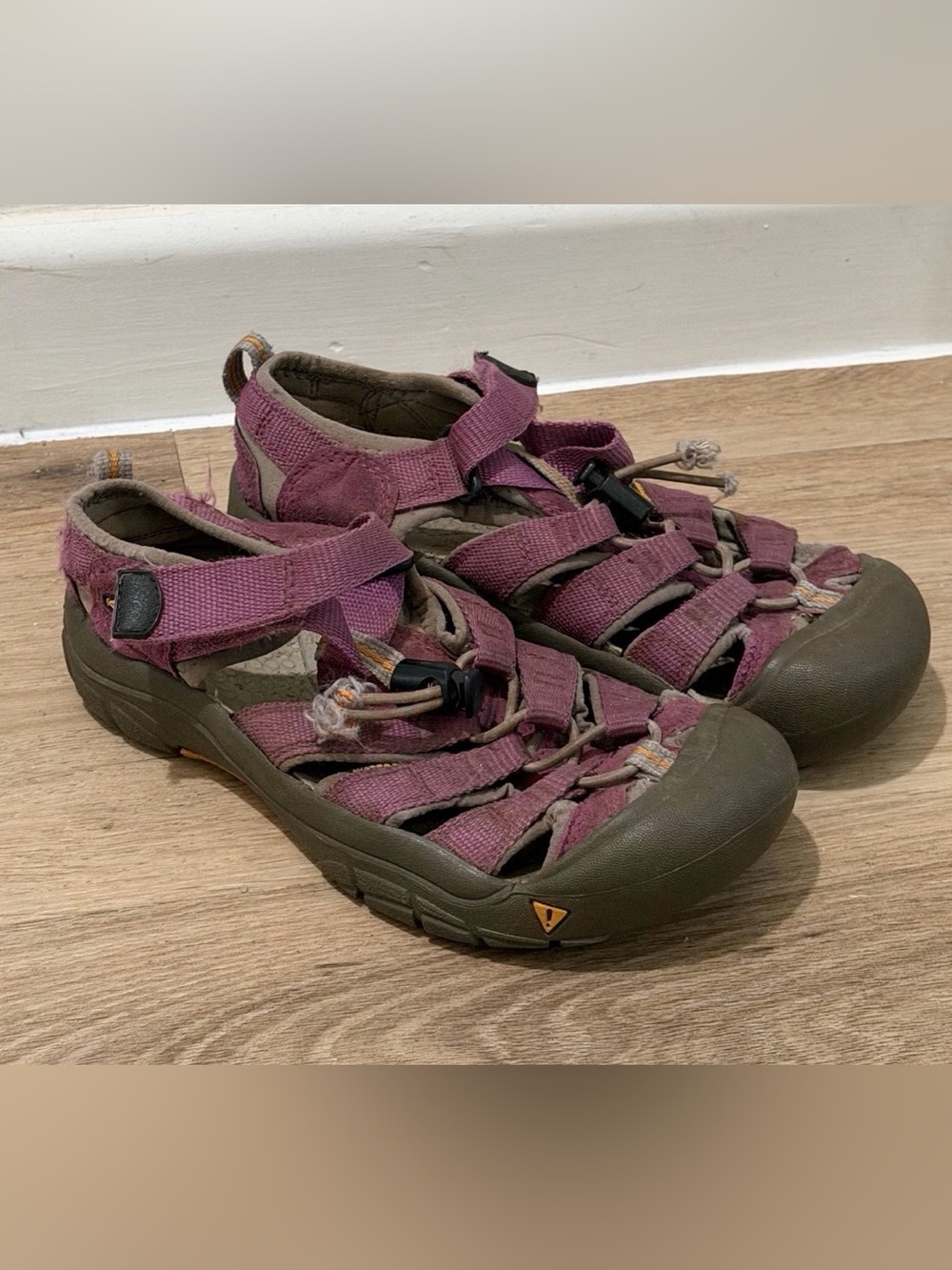 Keen Purple Newport H2 Trail Hiking Sandals Waterproof Shoes size Youth 3